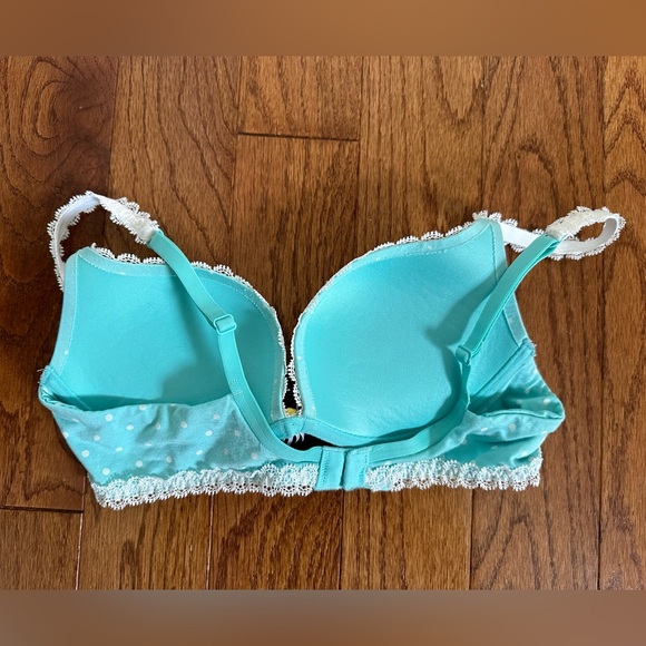 Rare Victoria’s Secret Push Up Bra - Picture 2 of 3